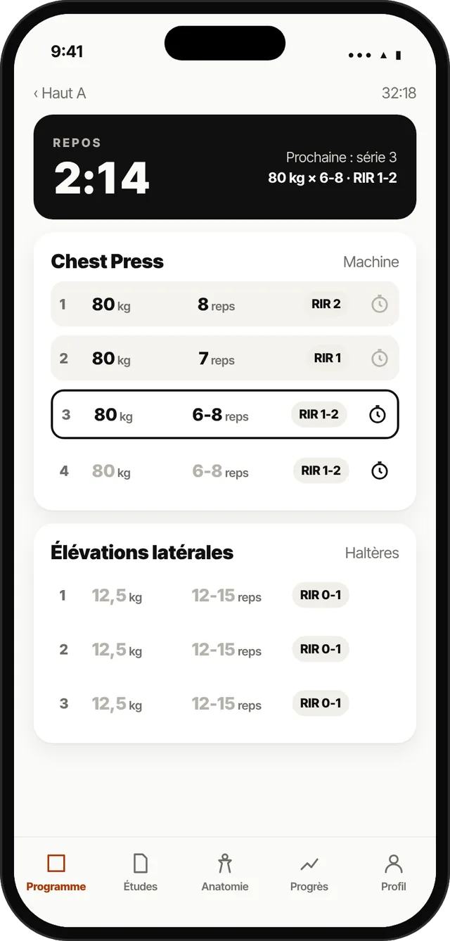 Écran de l'app SBL : la séance en cours, le chrono de repos et les séries du Chest Press
